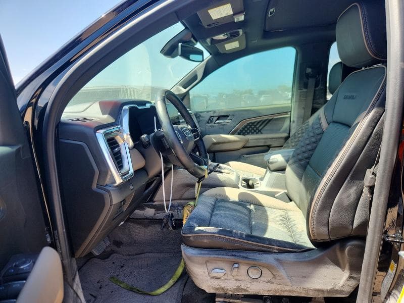 2025 GMC CANYON DENALI 7