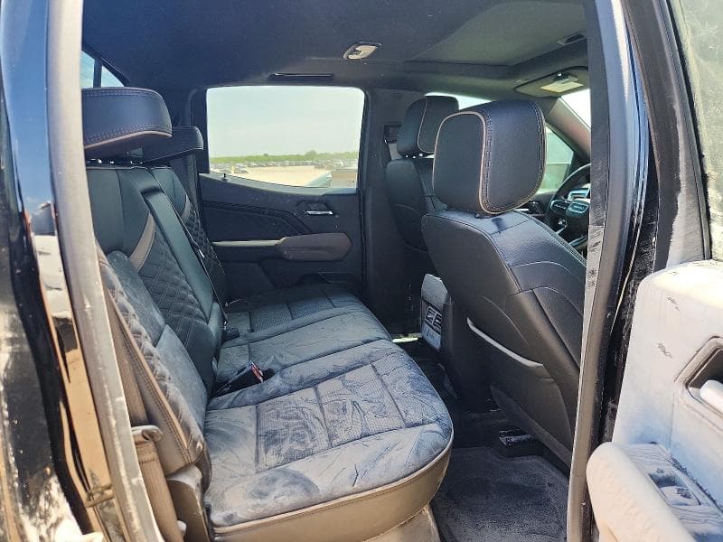2025 GMC CANYON DENALI 10