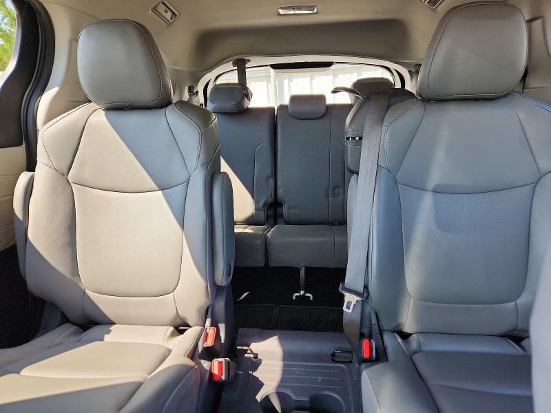 2021 TOYOTA SIENNA XLE 10