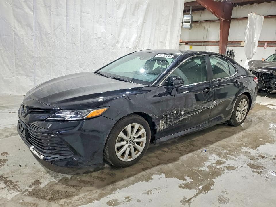 2019 TOYOTA CAMRY LE - 1