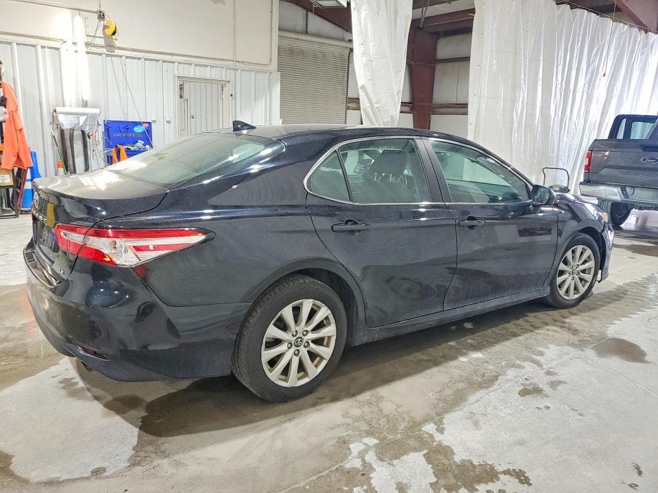 2019 TOYOTA CAMRY LE 3