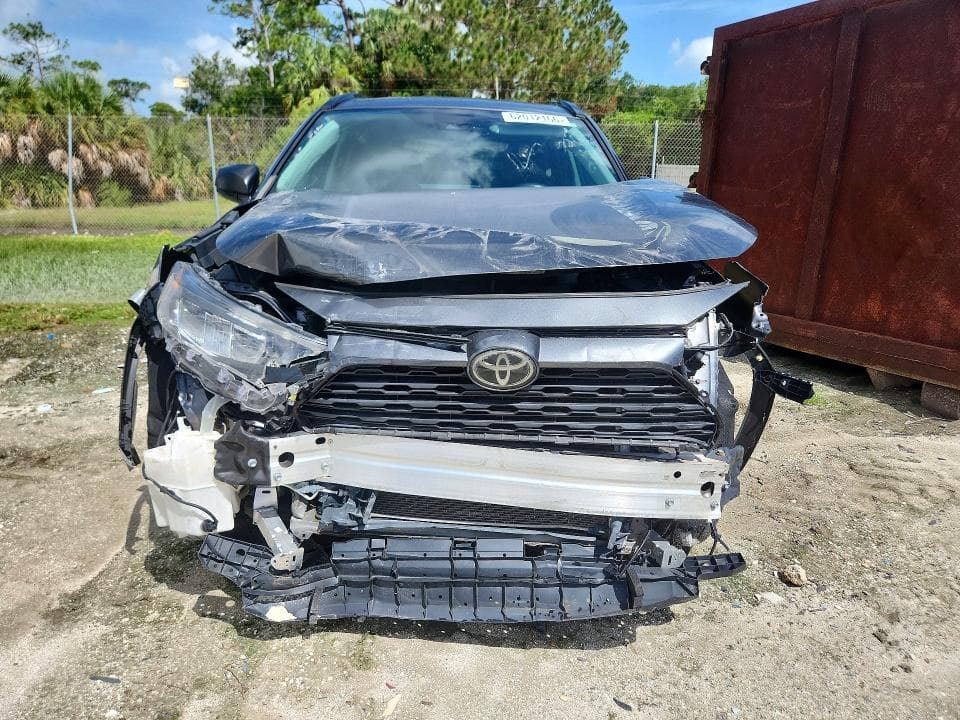 2019 TOYOTA RAV4 LE LE 5
