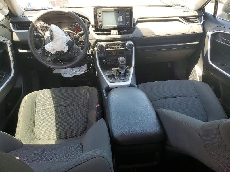 2019 TOYOTA RAV4 LE LE 8