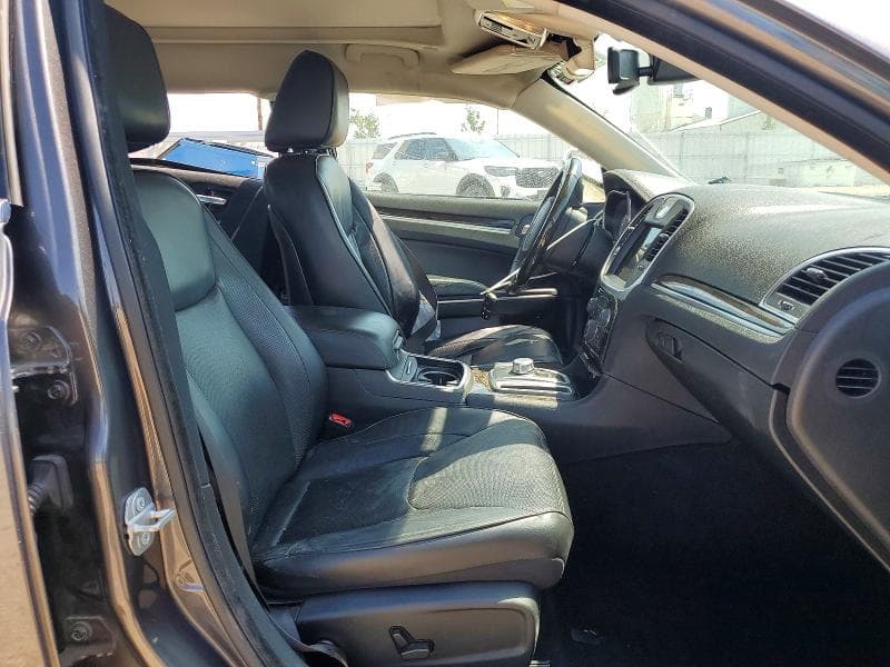 2019 CHRYSLER 300 LIMITED 7