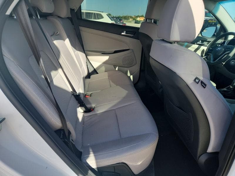 2020 HYUNDAI TUCSON SE SE 11
