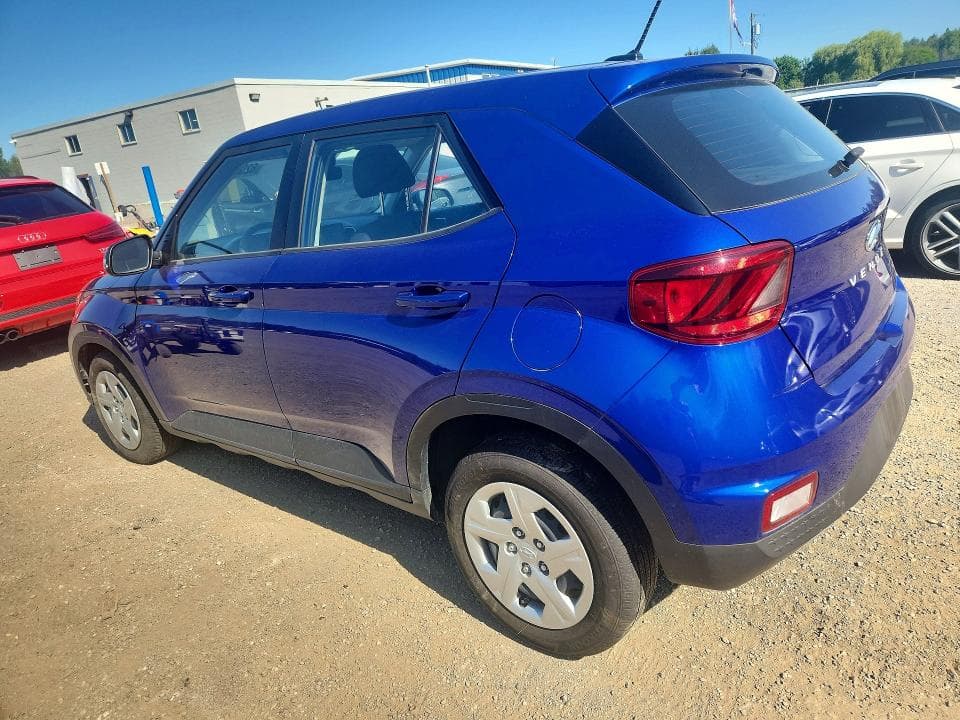2024 HYUNDAI VENUE SE 2
