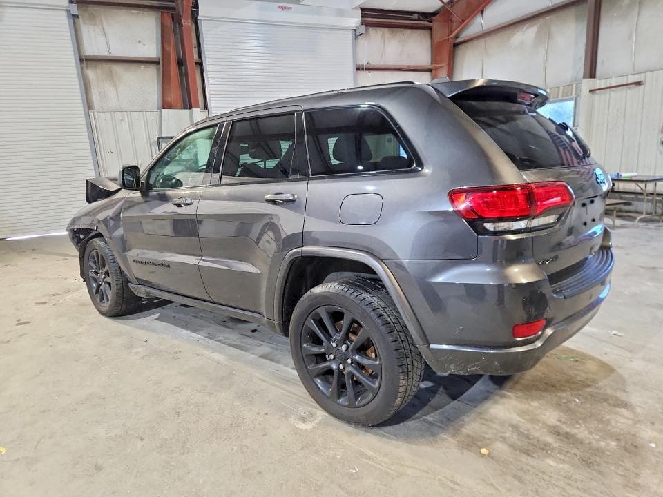 2020 JEEP GRAND CHEROKEE LAREDO 2
