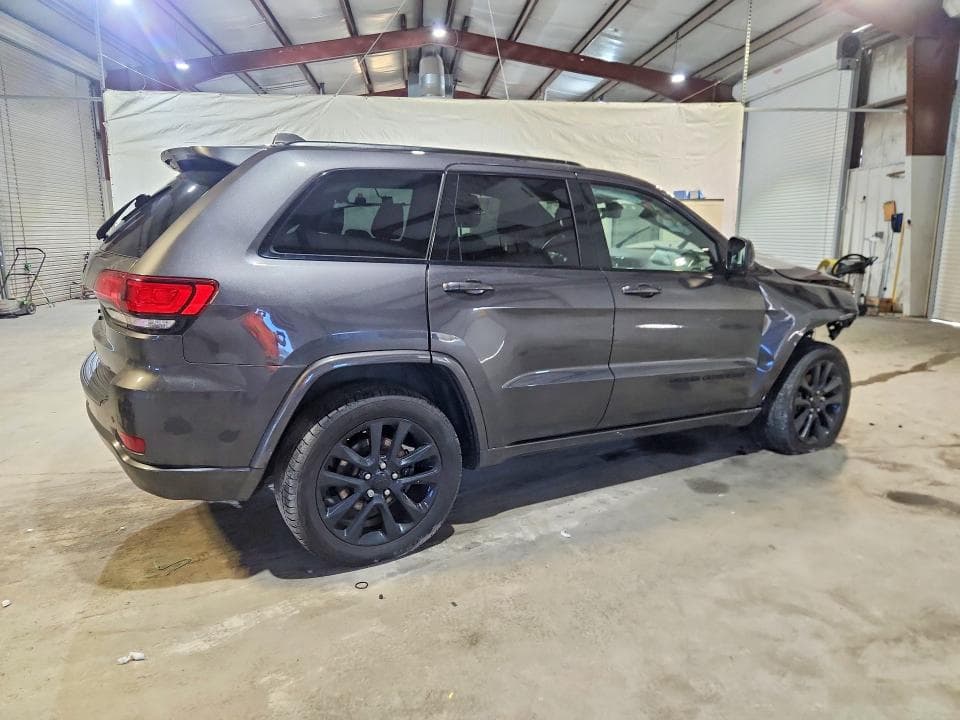 2020 JEEP GRAND CHEROKEE LAREDO 3