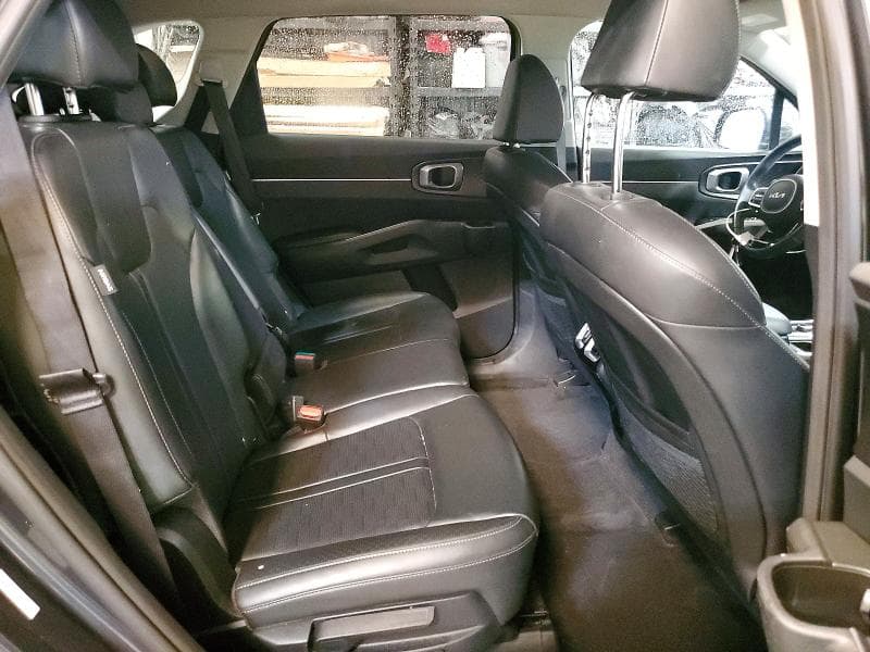 2024 KIA SORENTO S 11