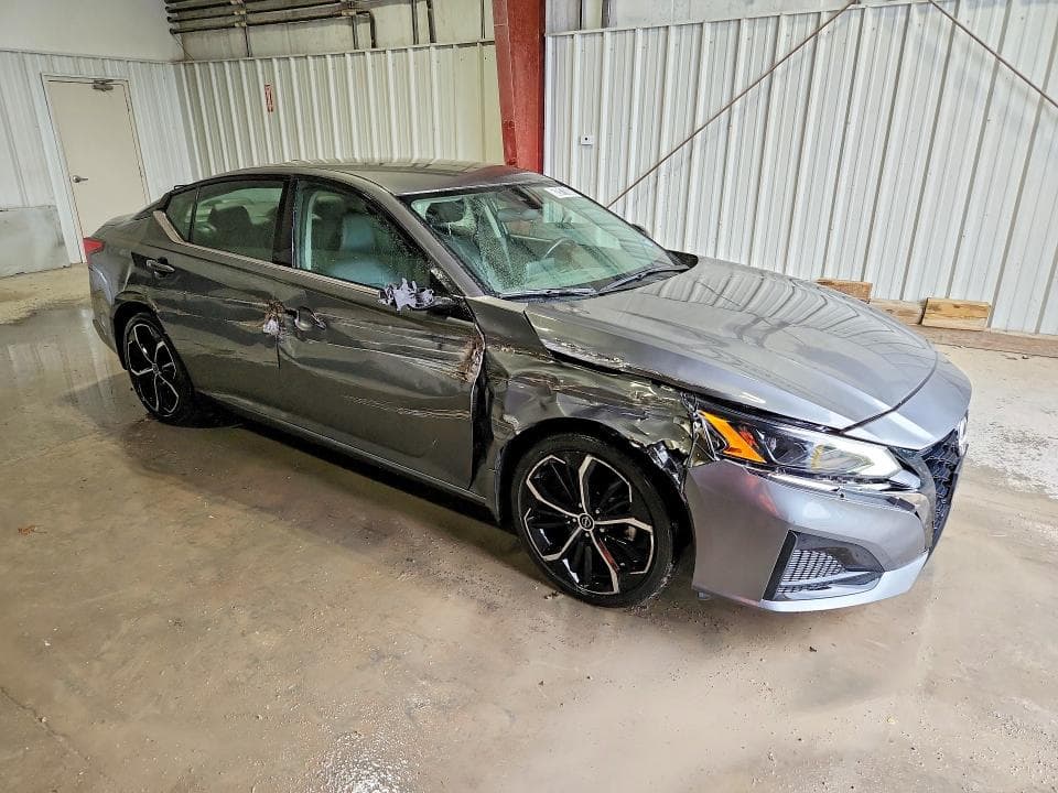 2025 NISSAN ALTIMA SR 4
