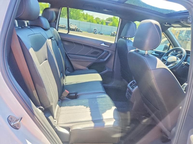 2022 VOLKSWAGEN TIGUAN SE R-LINE BLACK 11