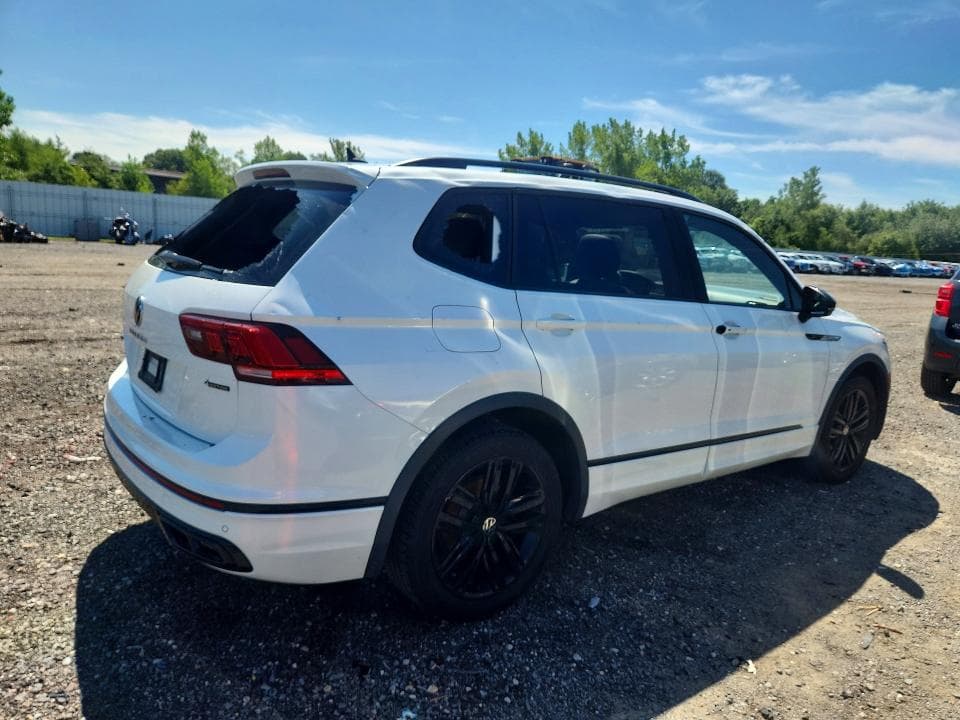 2022 VOLKSWAGEN TIGUAN SE R-LINE BLACK 3