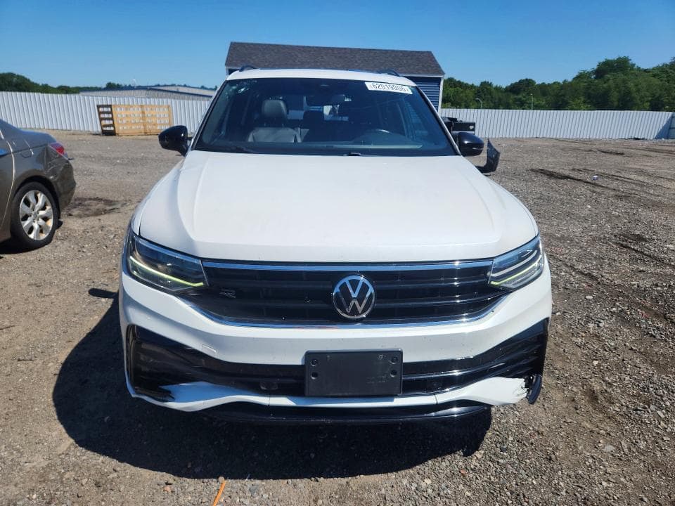 2022 VOLKSWAGEN TIGUAN SE R-LINE BLACK 5