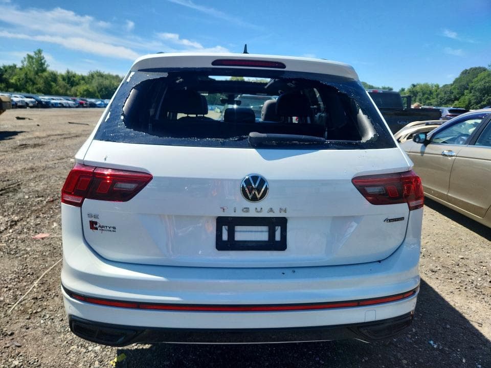 2022 VOLKSWAGEN TIGUAN SE R-LINE BLACK 6
