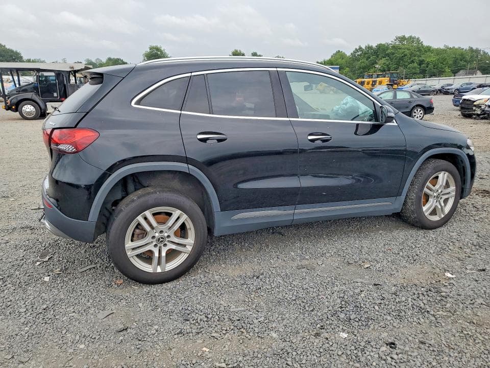 2023 MERCEDES-BENZ GLA 250 4MATIC 3