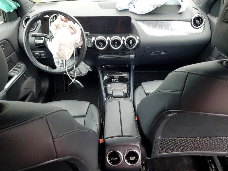 2023 MERCEDES-BENZ GLA 250 4MATIC 8