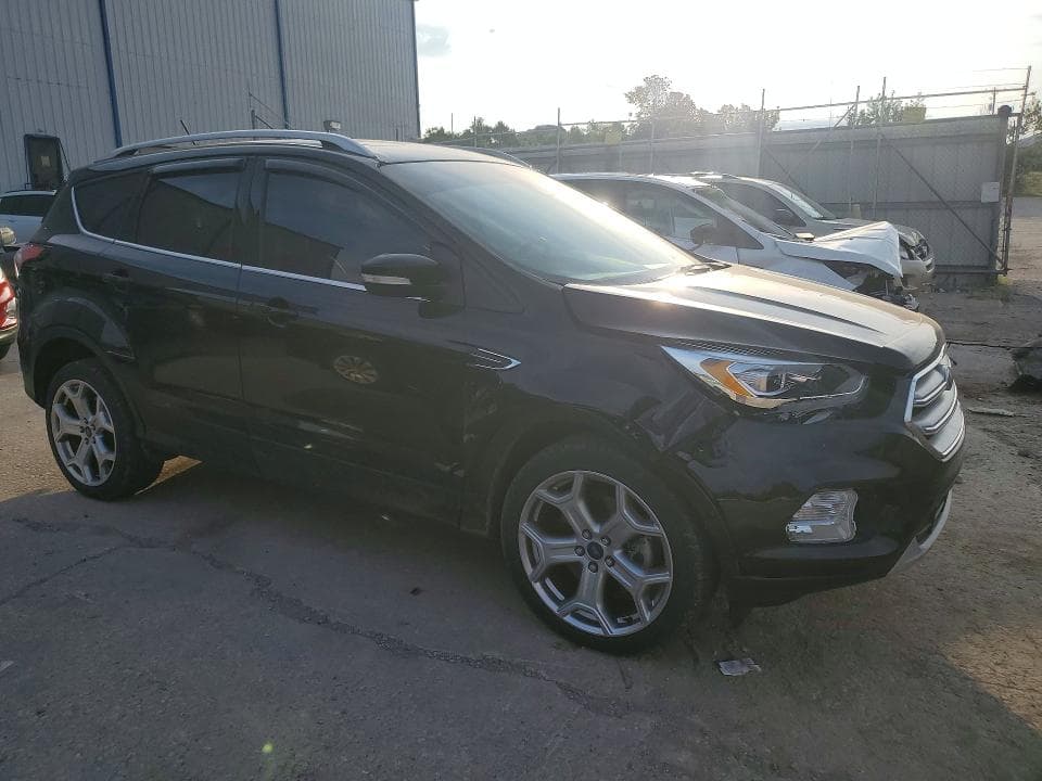 2018 FORD ESCAPE TITANIUM 4