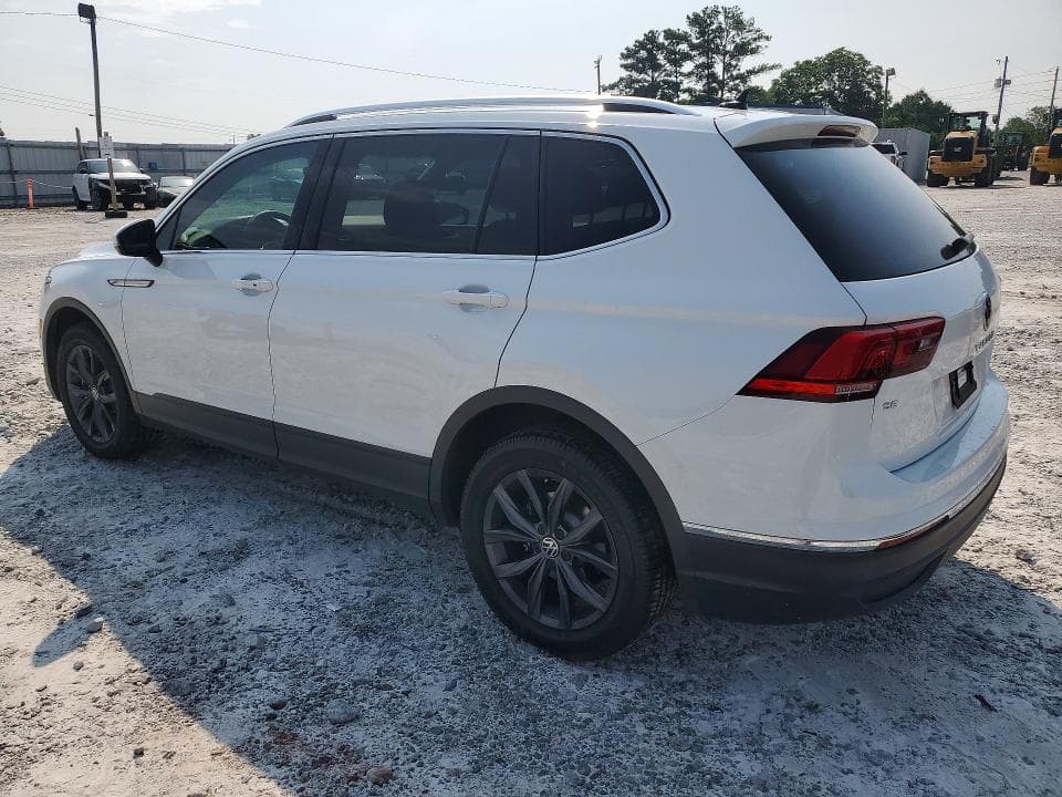 2022 VOLKSWAGEN TIGUAN SE 2