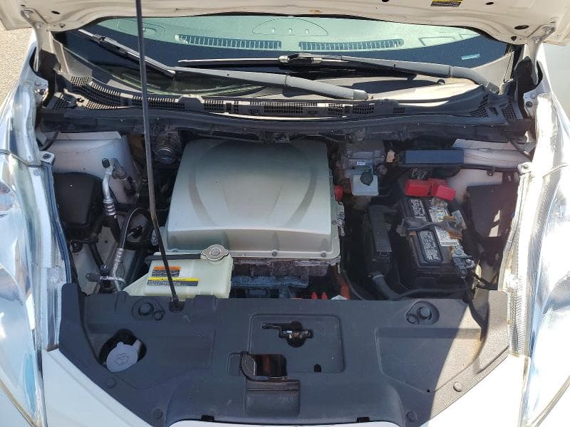 2017 NISSAN LEF 11