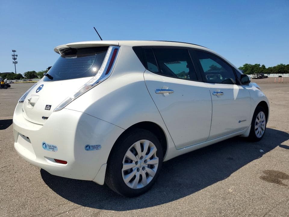 2017 NISSAN LEF 3