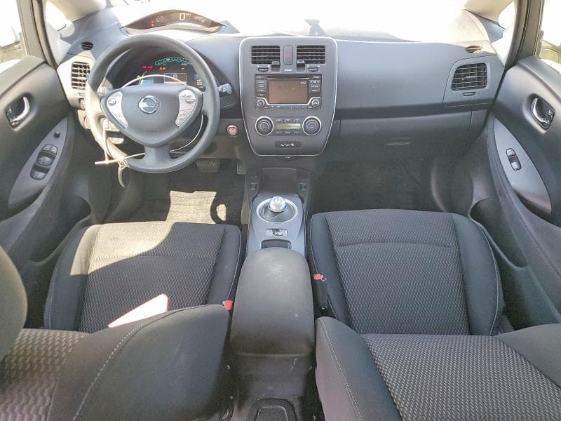 2017 NISSAN LEF 8