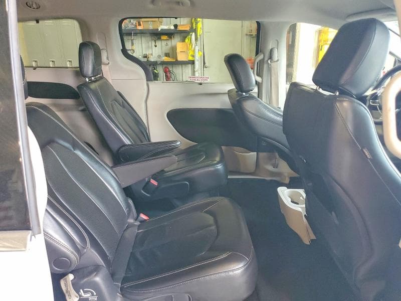 2022 CHRYSLER PACIFICA TOURING L 11