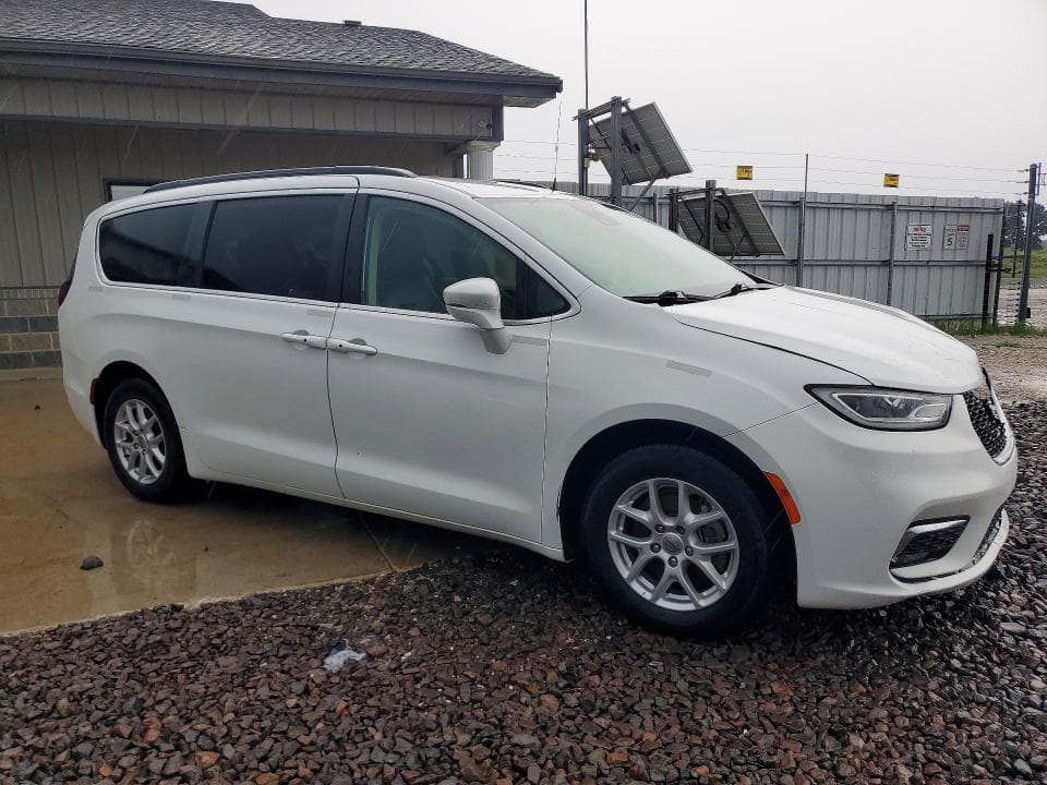 2022 CHRYSLER PACIFICA TOURING L 4