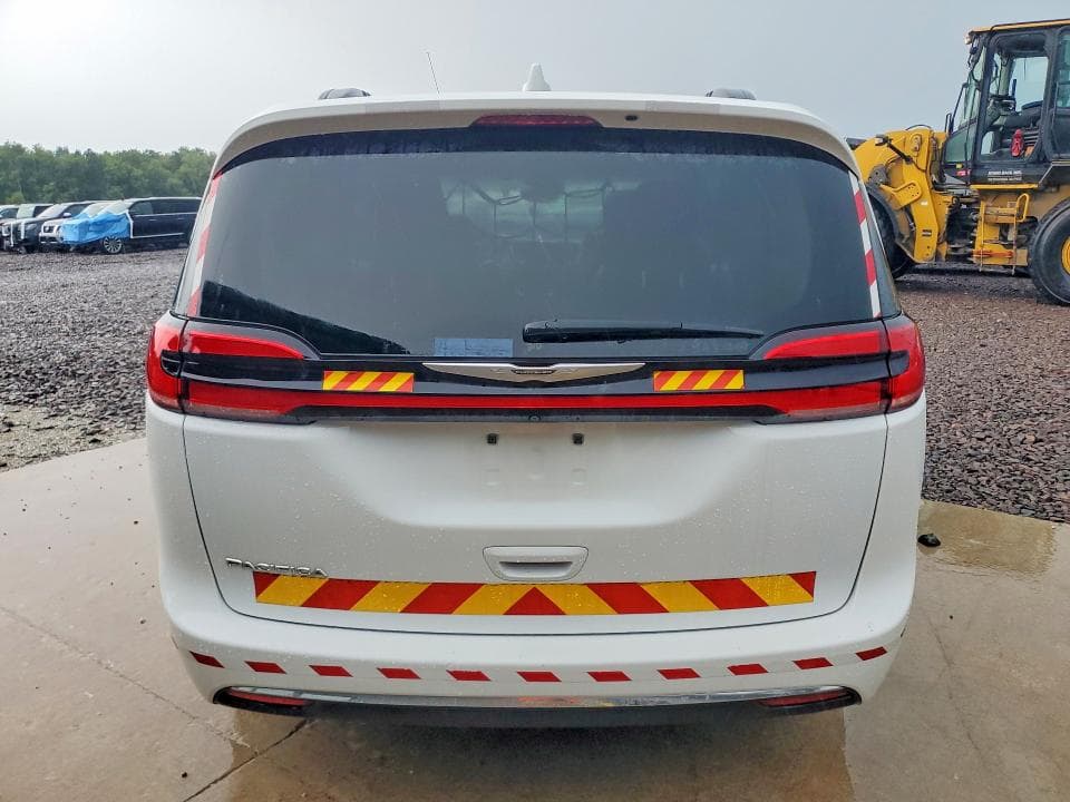 2022 CHRYSLER PACIFICA TOURING L 6