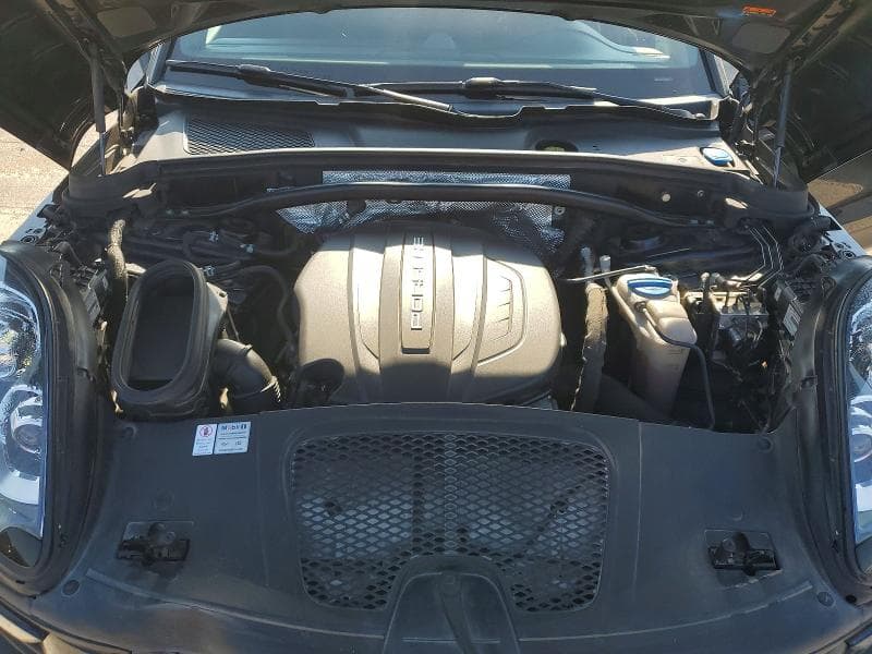 2018 PORSCHE MACAN 12