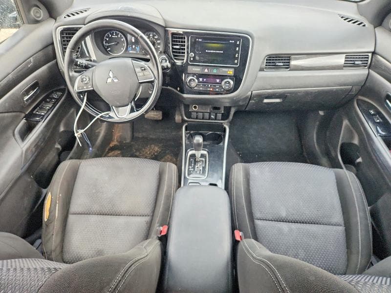 2018 MITSUBISHI OUTLANDER SE 8