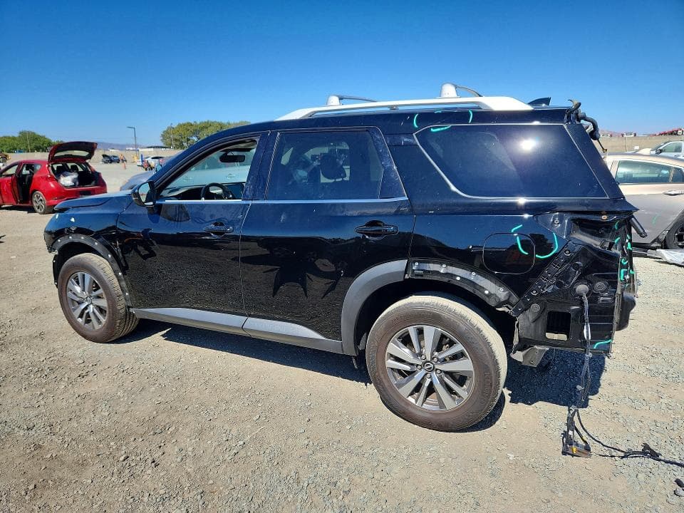 2023 NISSAN PATHFINDER SL 2