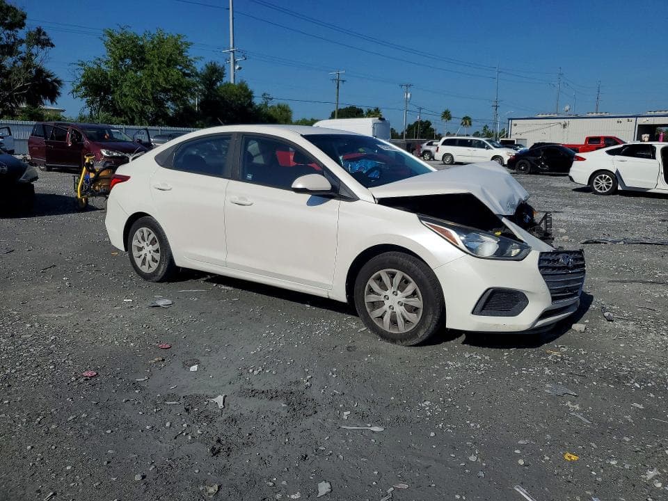 2019 HYUNDAI ACCENT SE 4