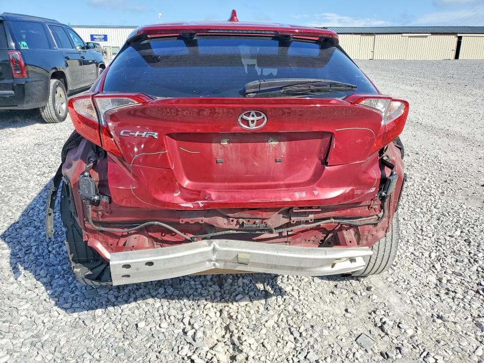 2019 TOYOTA C-HR XLE 6