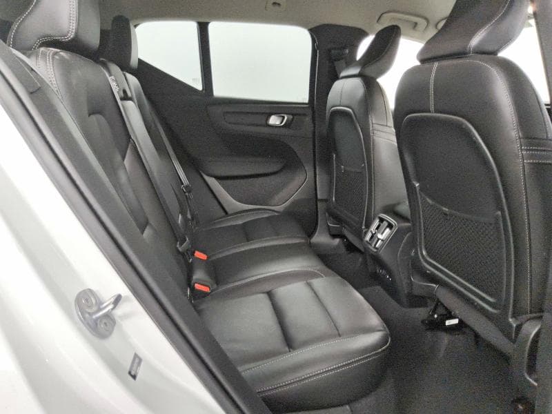 2024 VOLVO XC40 CORE 11