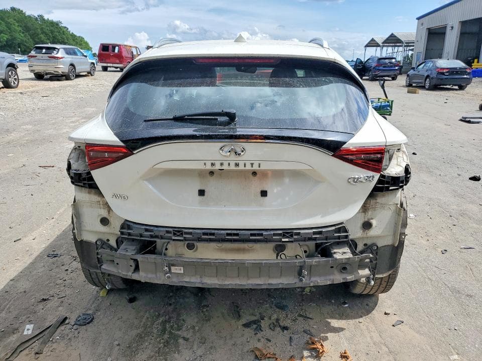 2018 INFINITI QX30 PREMIUM 6