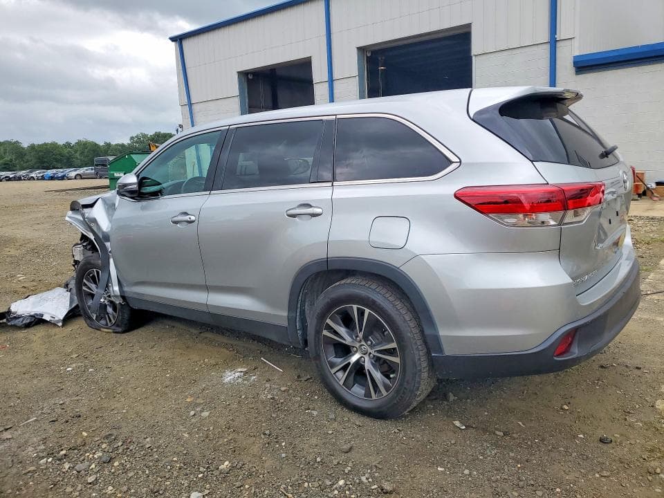 2019 TOYOTA HIGHLANDER LE 2