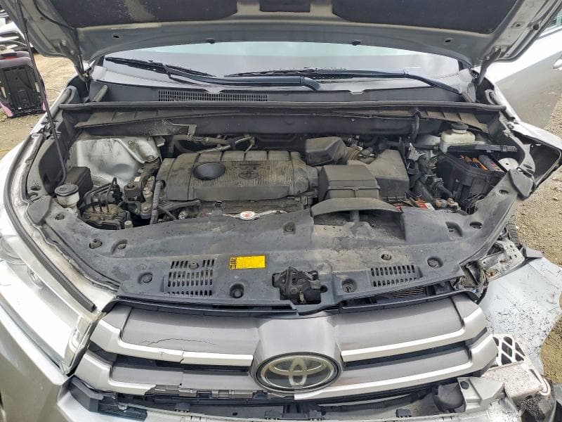 2019 TOYOTA HIGHLANDER LE 12