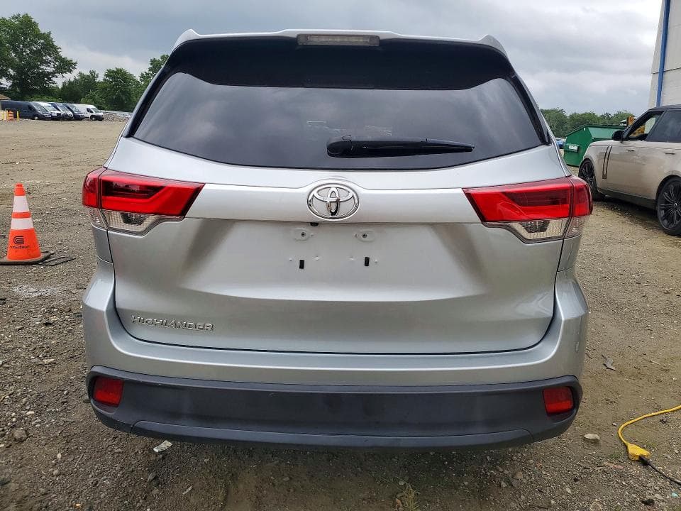 2019 TOYOTA HIGHLANDER LE 6