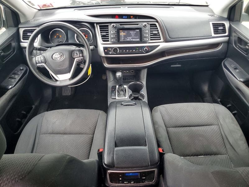 2019 TOYOTA HIGHLANDER LE 8