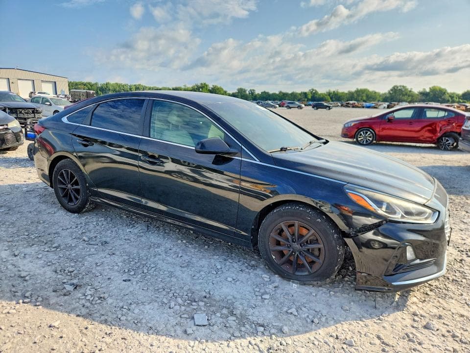 2018 HYUNDAI SONATA SE 4