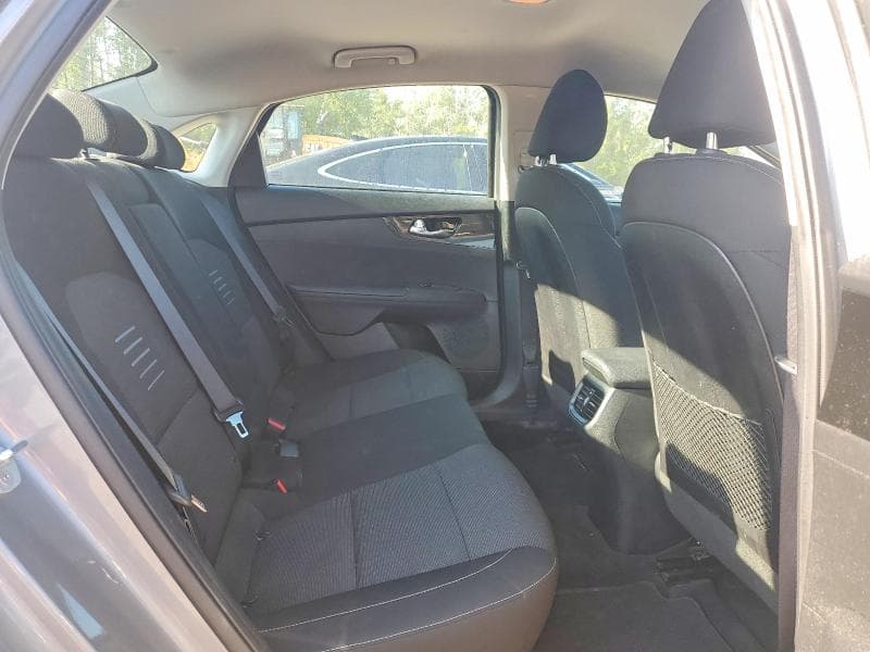 2021 KIA FORTE EX 10