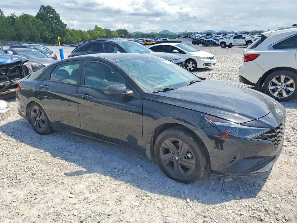 2022 HYUNDAI ELANTRA SEL 4