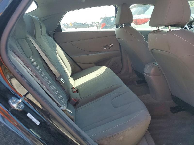 2022 HYUNDAI ELANTRA SEL 10