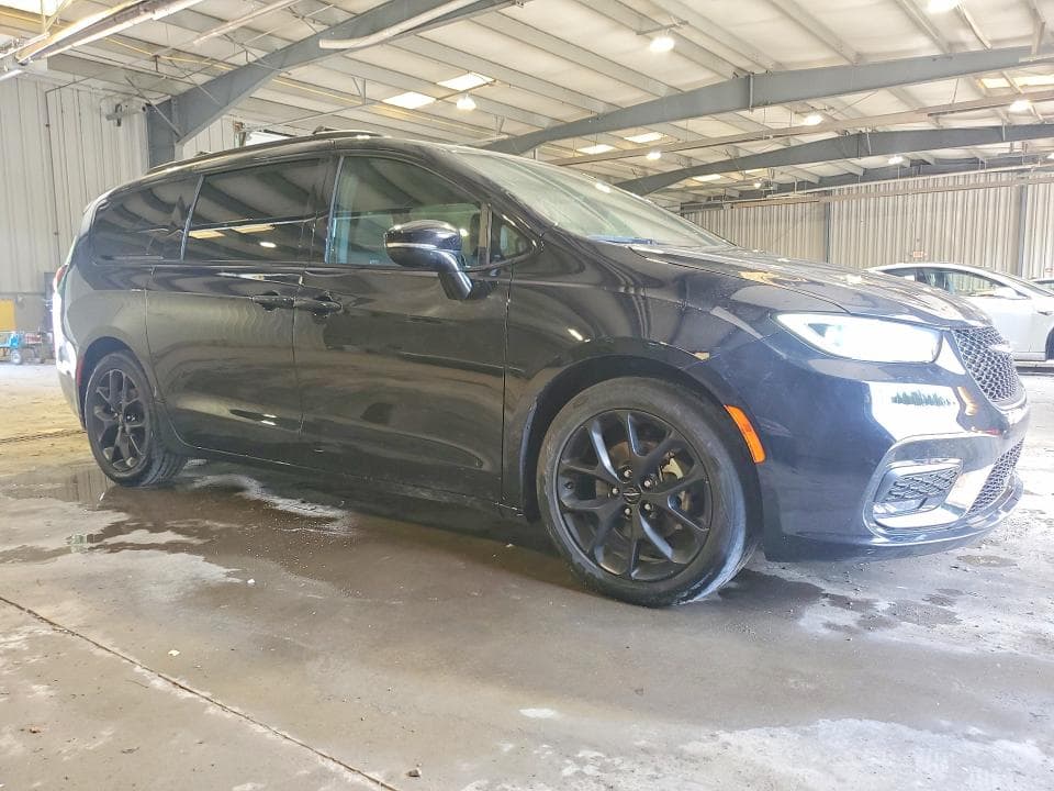 2027 CHRYSLER 200 CONVERTIBLE LIMITED 4