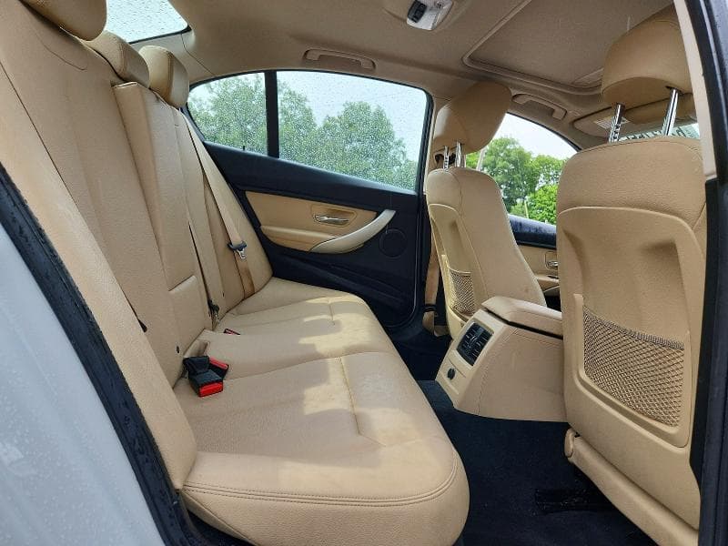 2018 BMW 320 XI 10