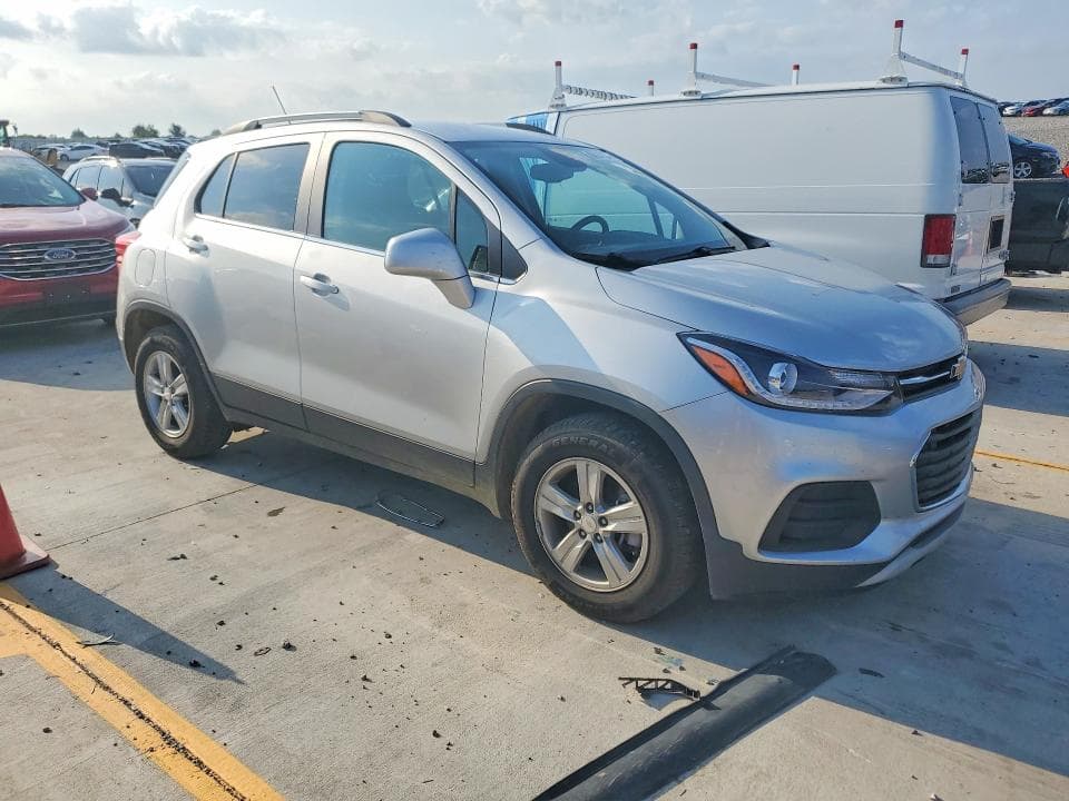 2019 CHEVROLET TRAX 4
