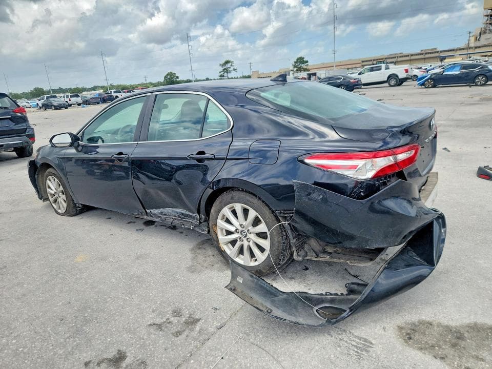 2020 TOYOTA CAMRY LE 2