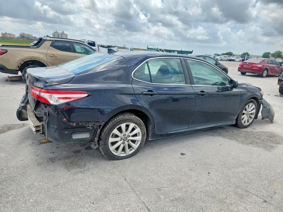 2020 TOYOTA CAMRY LE 3