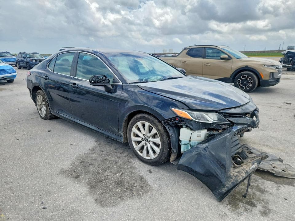2020 TOYOTA CAMRY LE 4