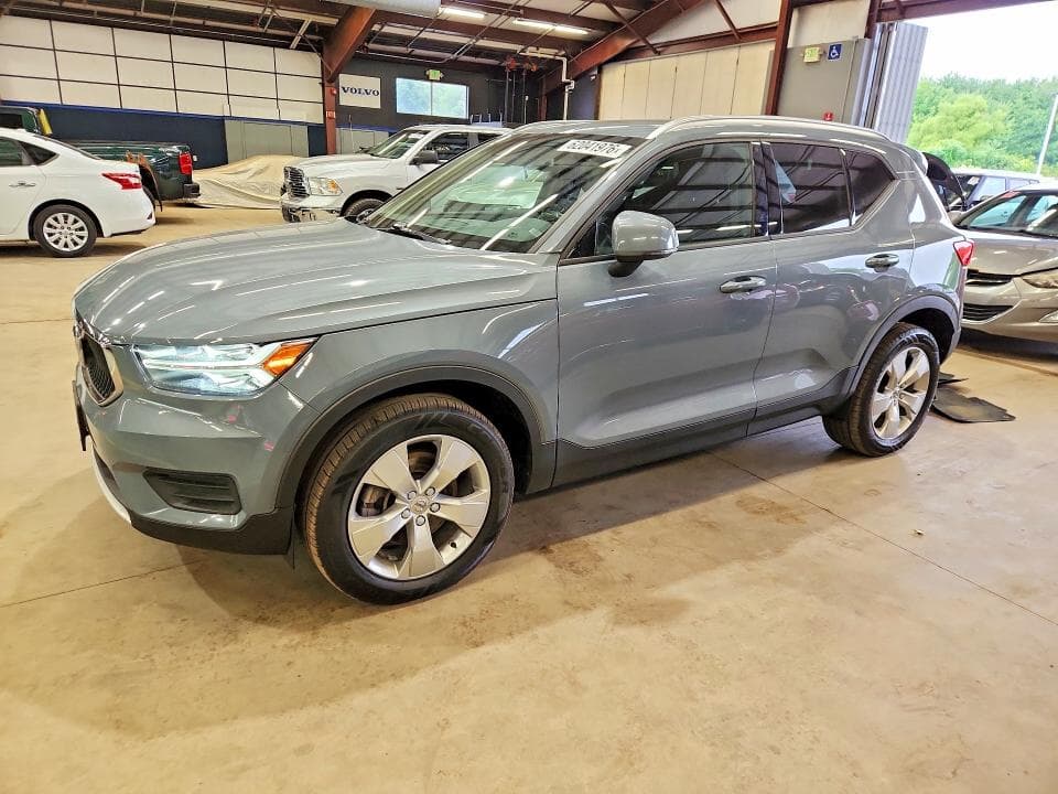 2020 VOLVO XC40 T5 MOMENTUM T5 MOMENTUM - 1